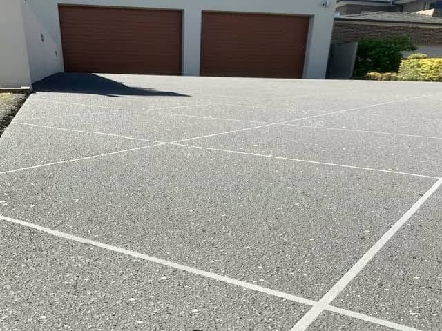 Grey Exposed Aggregate Driveway and Paths — photo 2