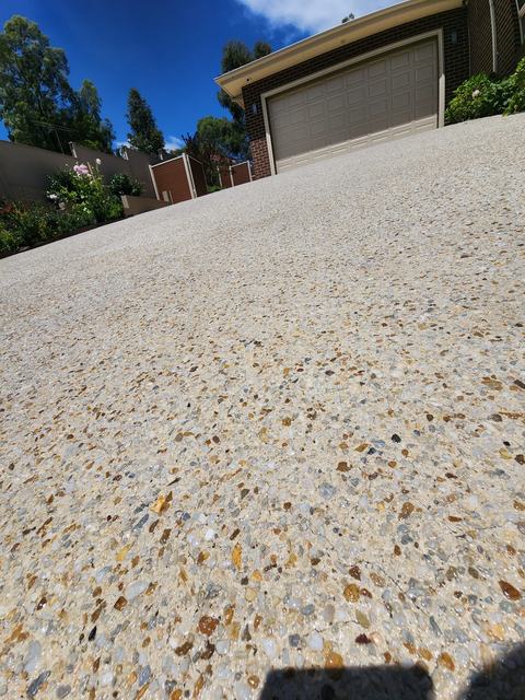 Exposed Aggregate Driveway — photo 3